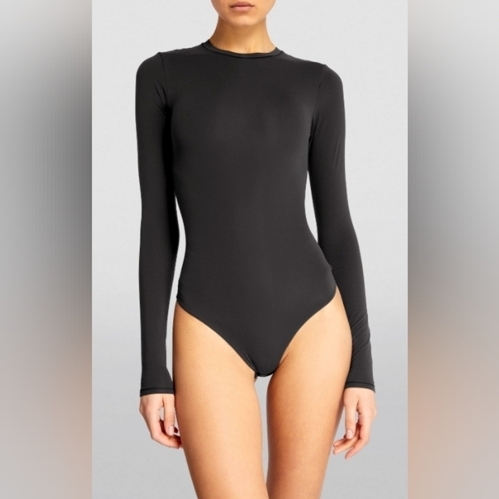 Skims essential thong bodysuit long sleeve